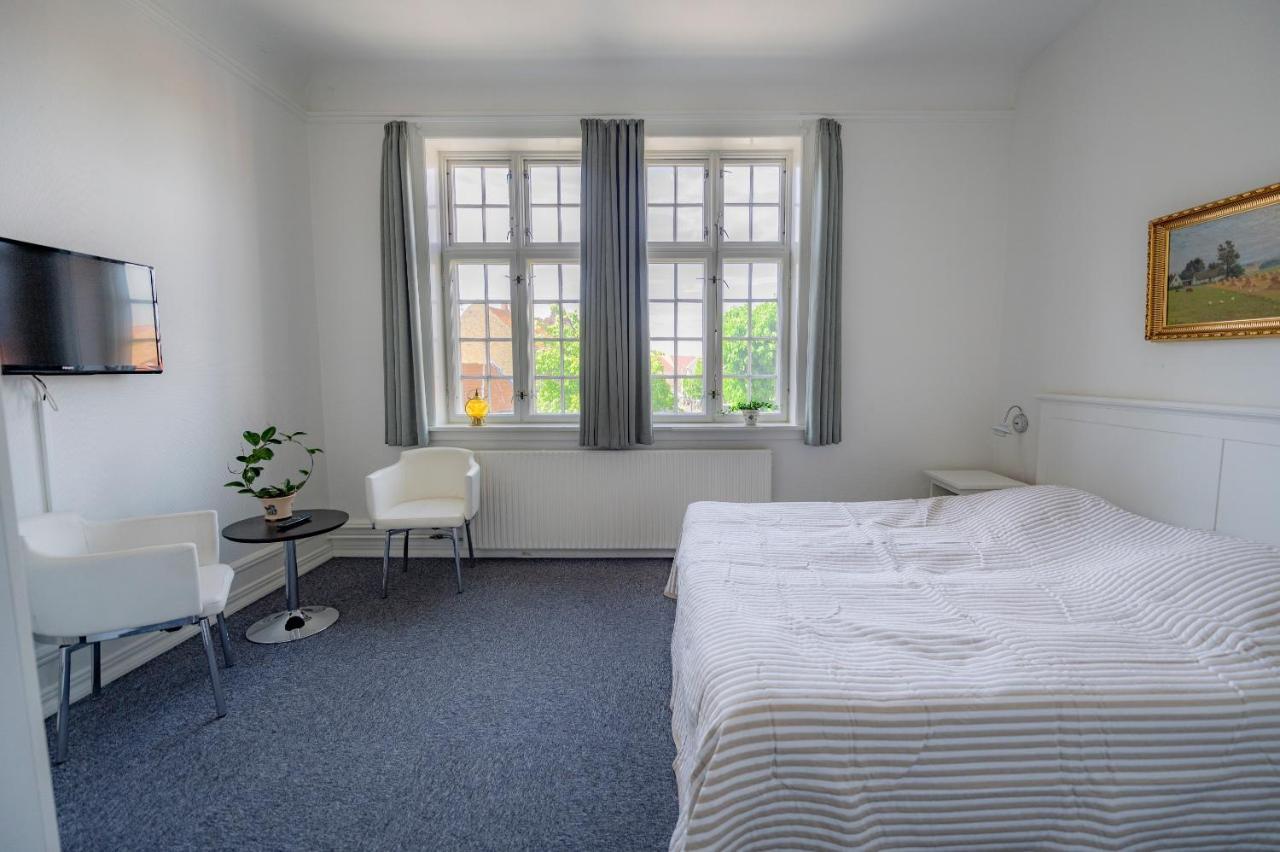 Det Gamle Posthus Hotel Ronne Ngoại thất bức ảnh