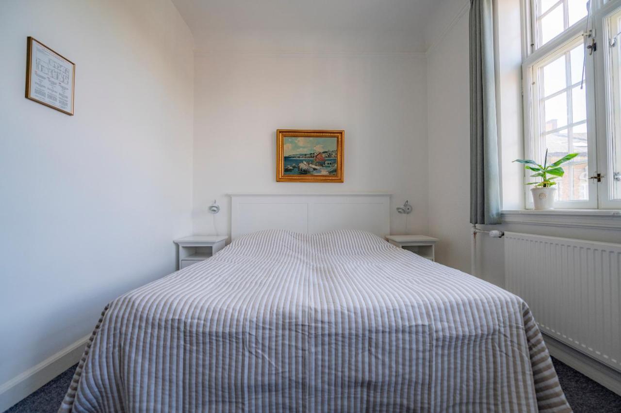Det Gamle Posthus Hotel Ronne Ngoại thất bức ảnh