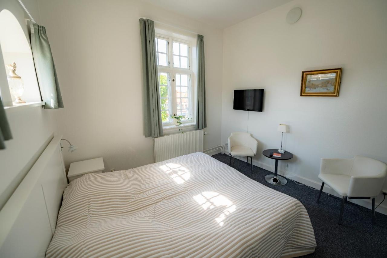 Det Gamle Posthus Hotel Ronne Ngoại thất bức ảnh