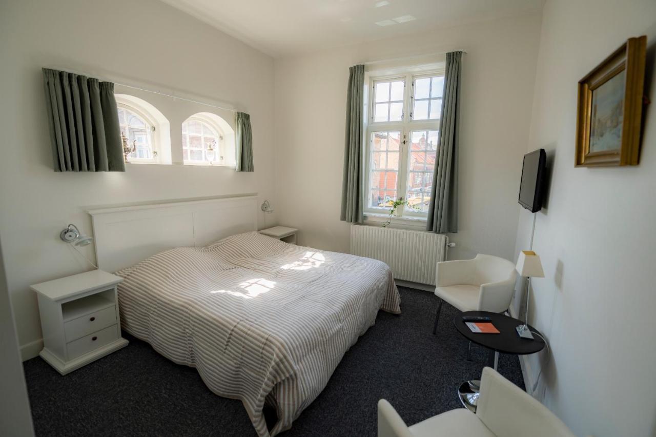 Det Gamle Posthus Hotel Ronne Ngoại thất bức ảnh